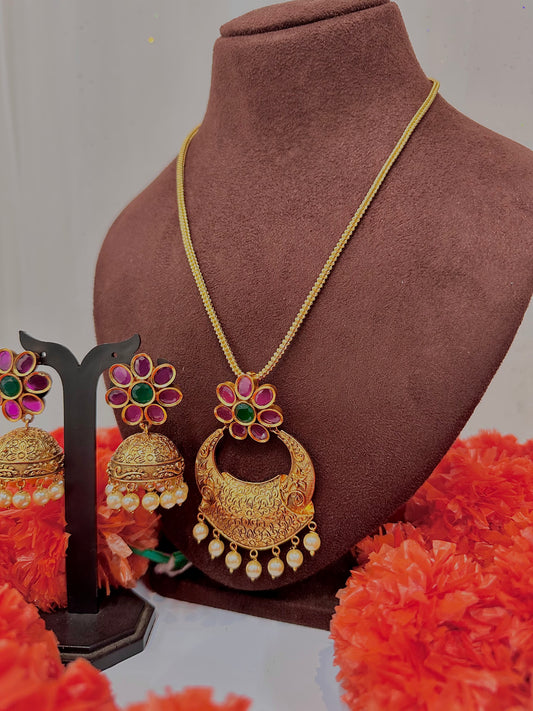 Minimalist long pendant chain