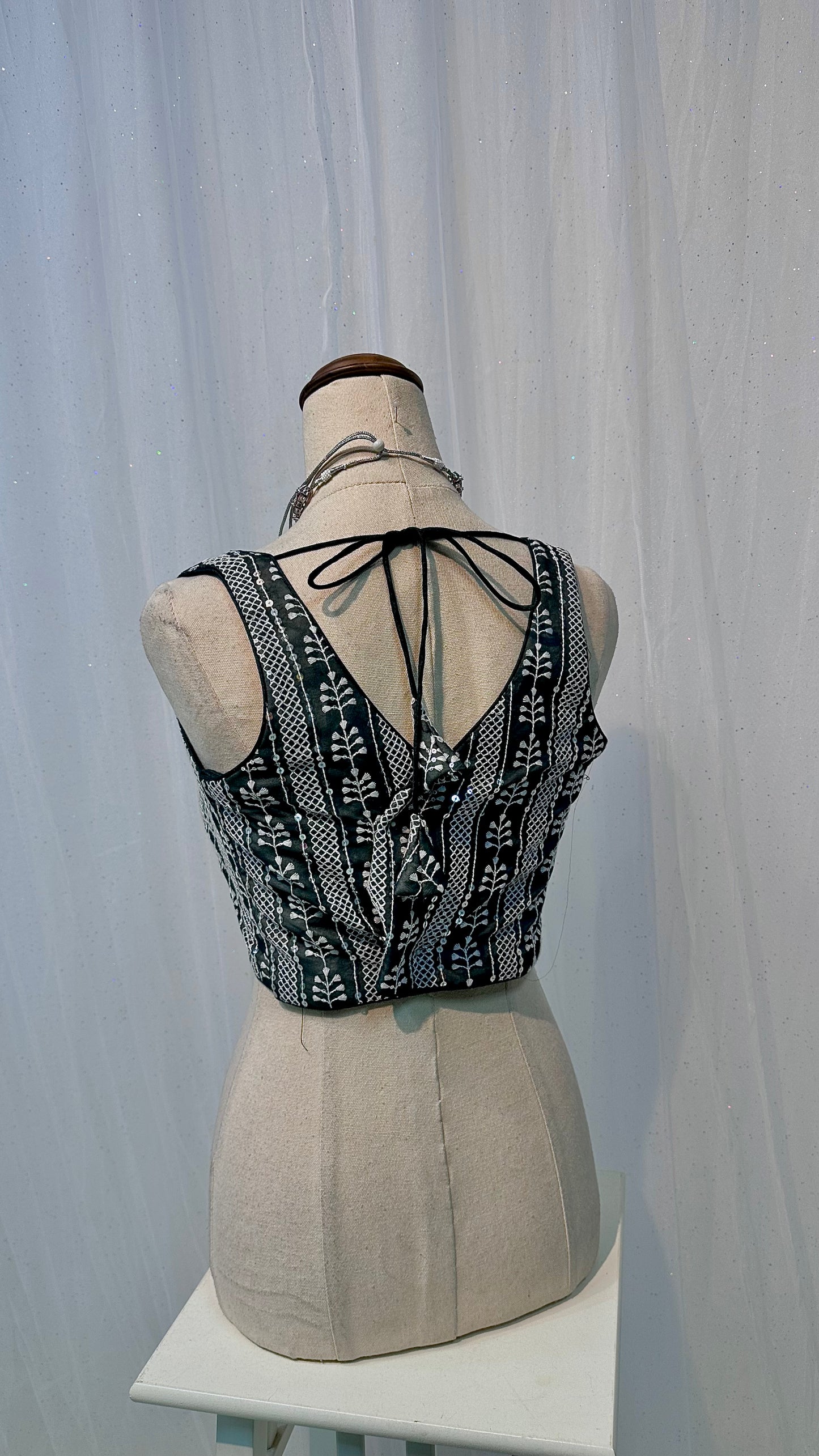 Chikankari alia blouse