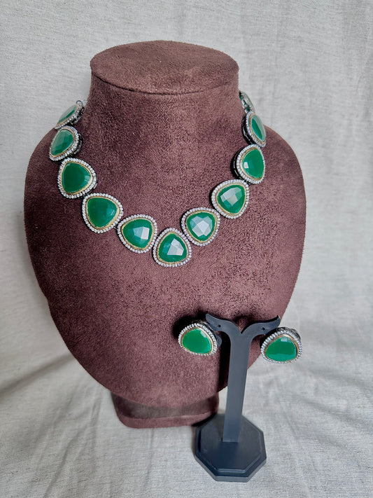 Emerald choker set