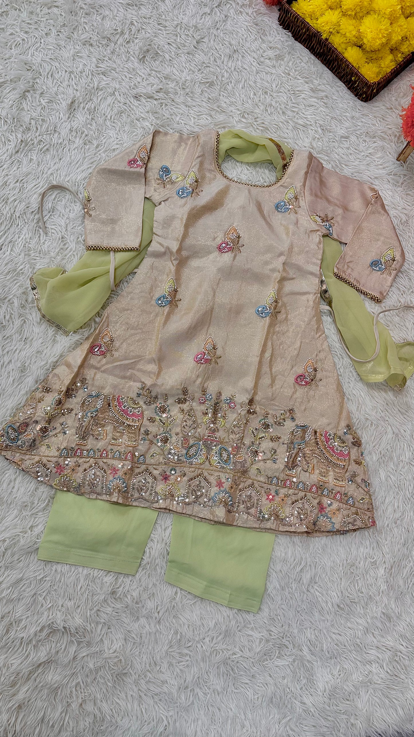 Offwhite elephant suit