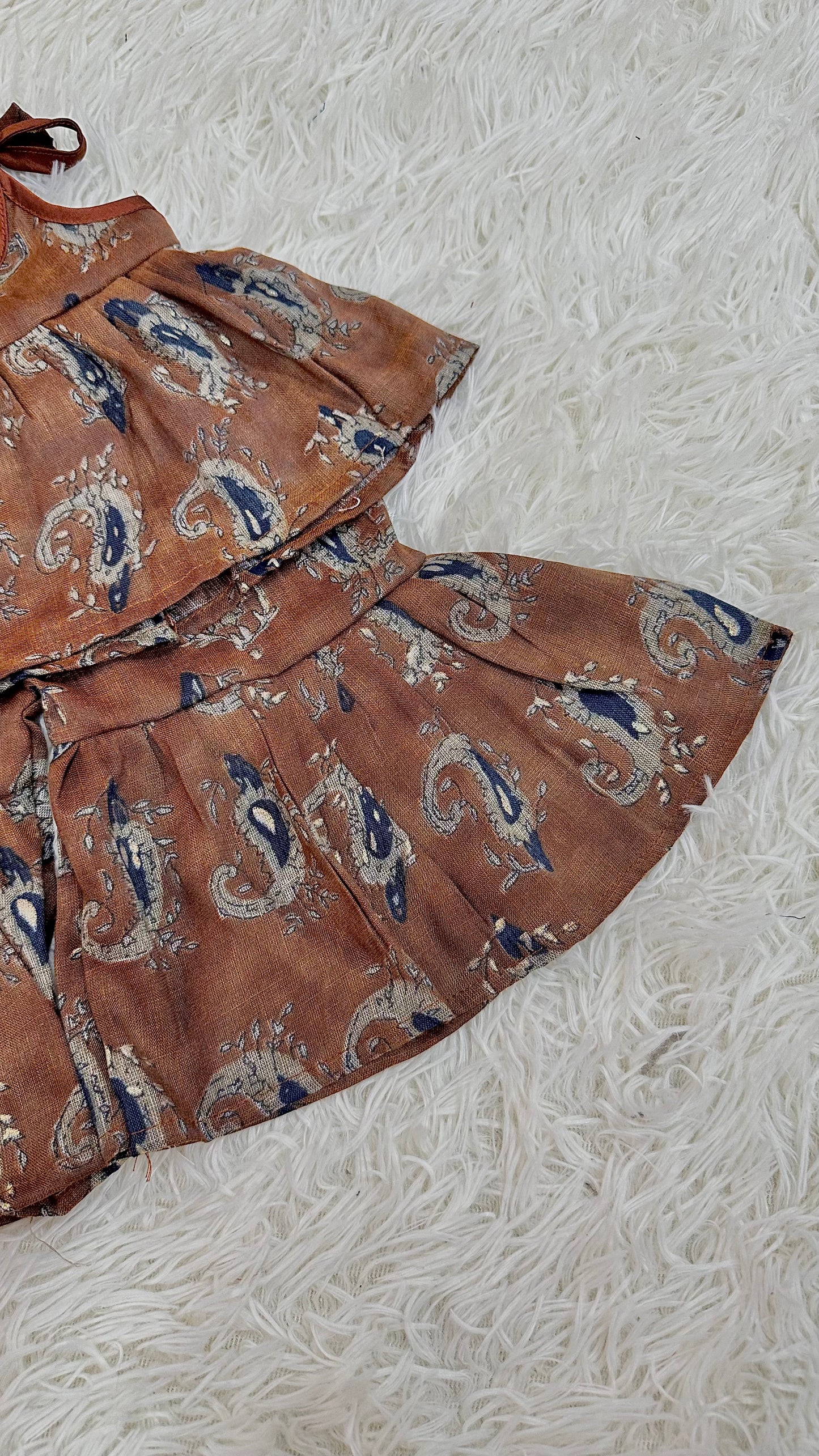 Golden brown gharara