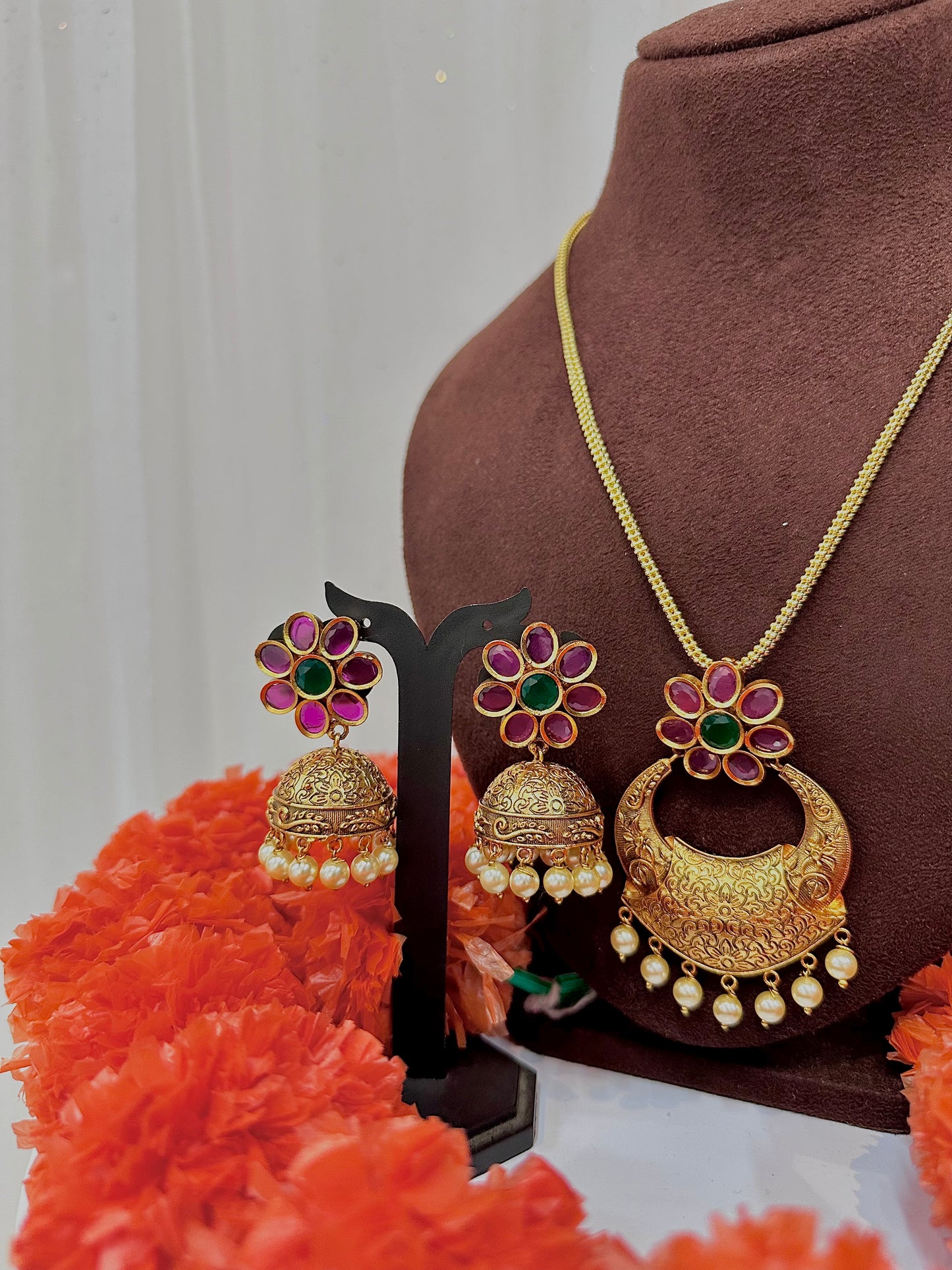 Minimalist long pendant chain