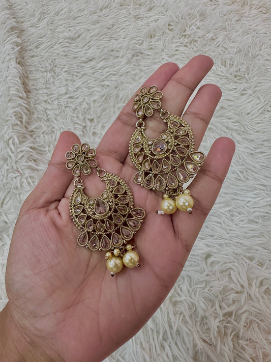 Neutral earrings