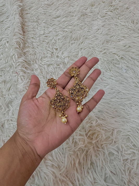 Yellow gold stone earrings