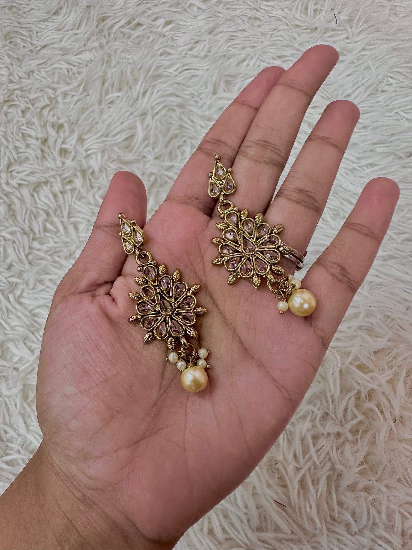 Neutral earrings