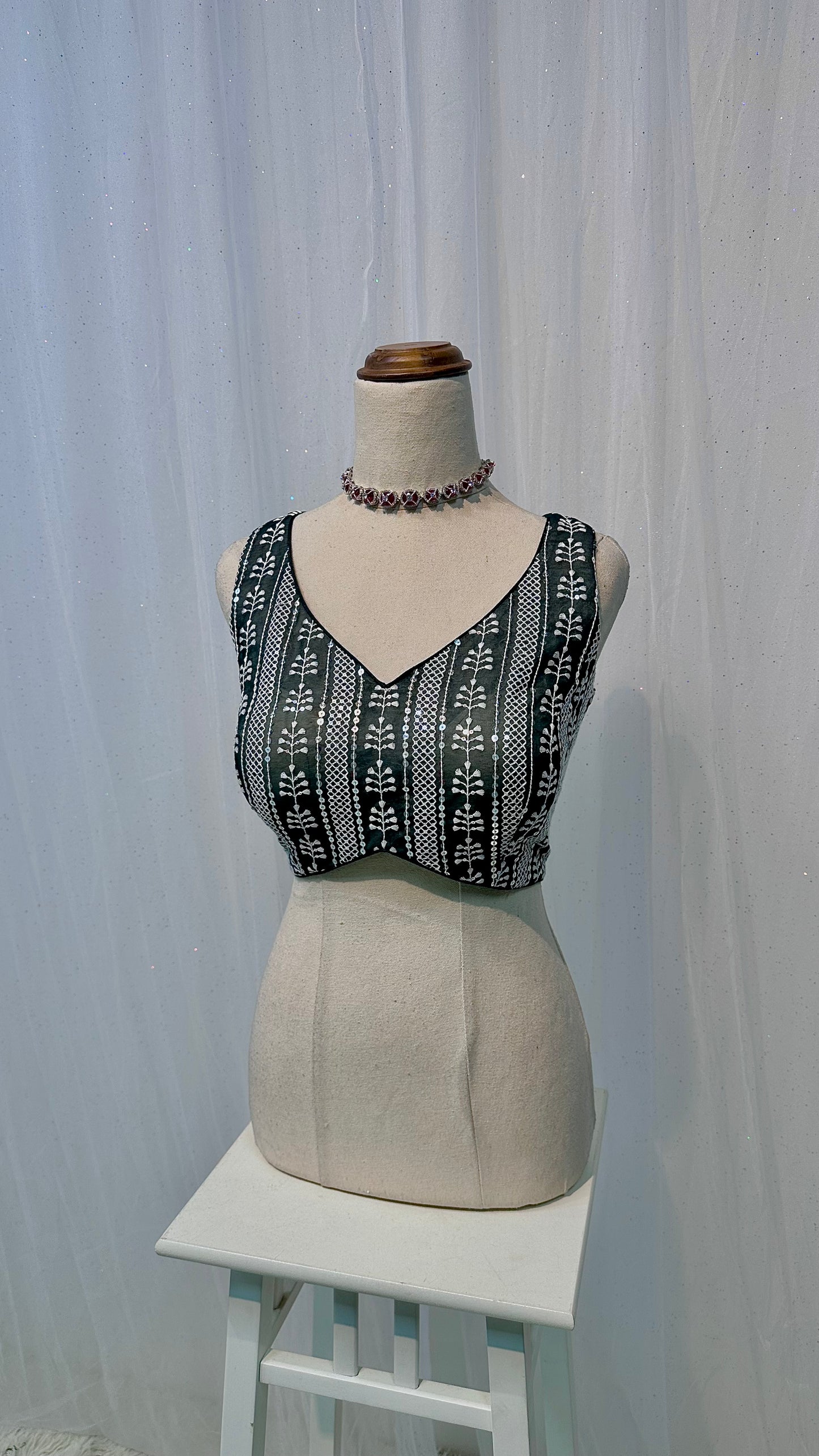 Chikankari alia blouse