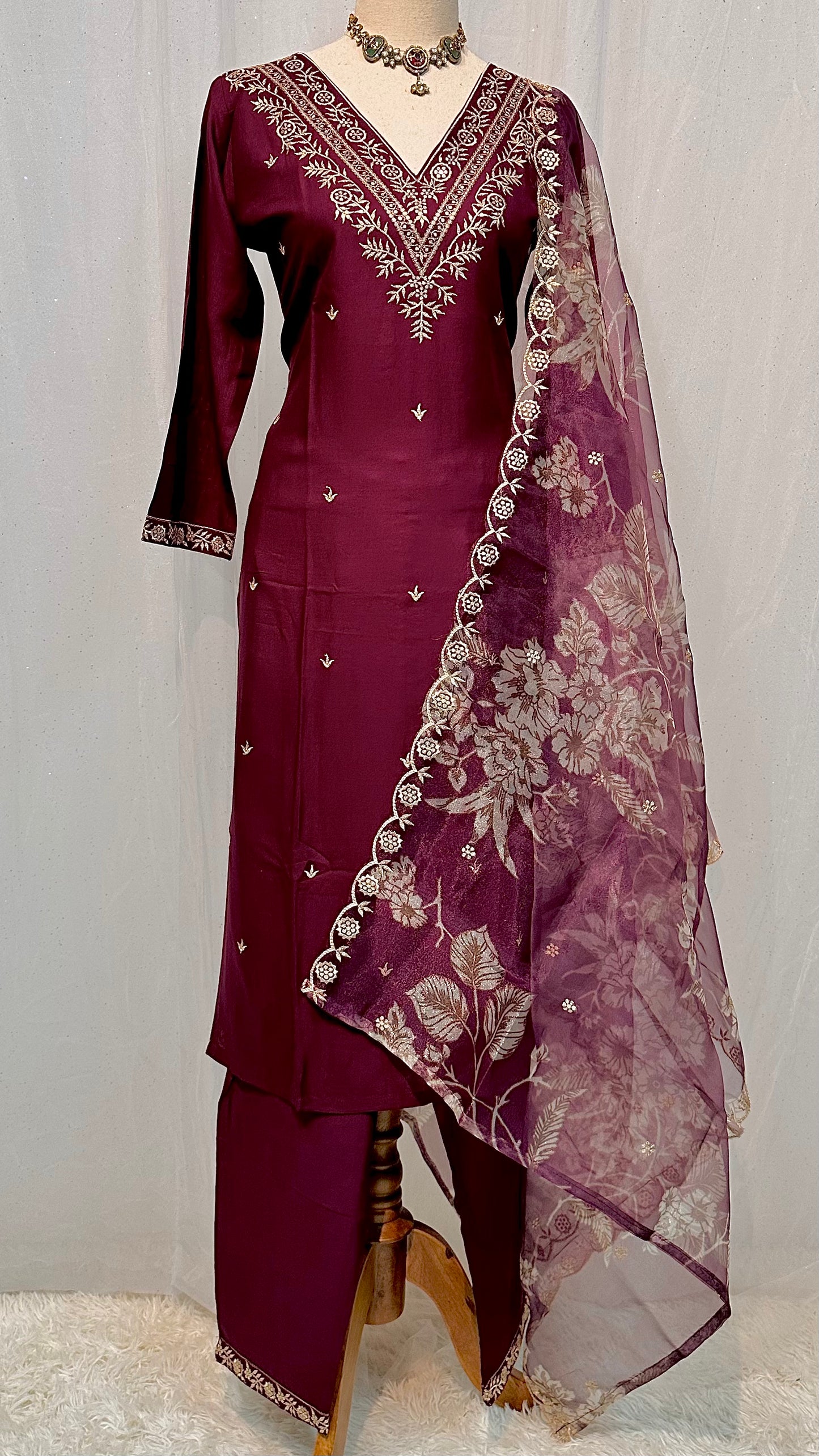 Maroon soft v-neck kurti set