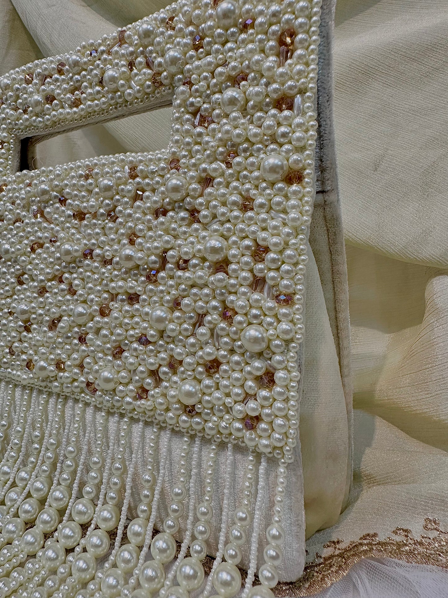 Pearl droplet clutch