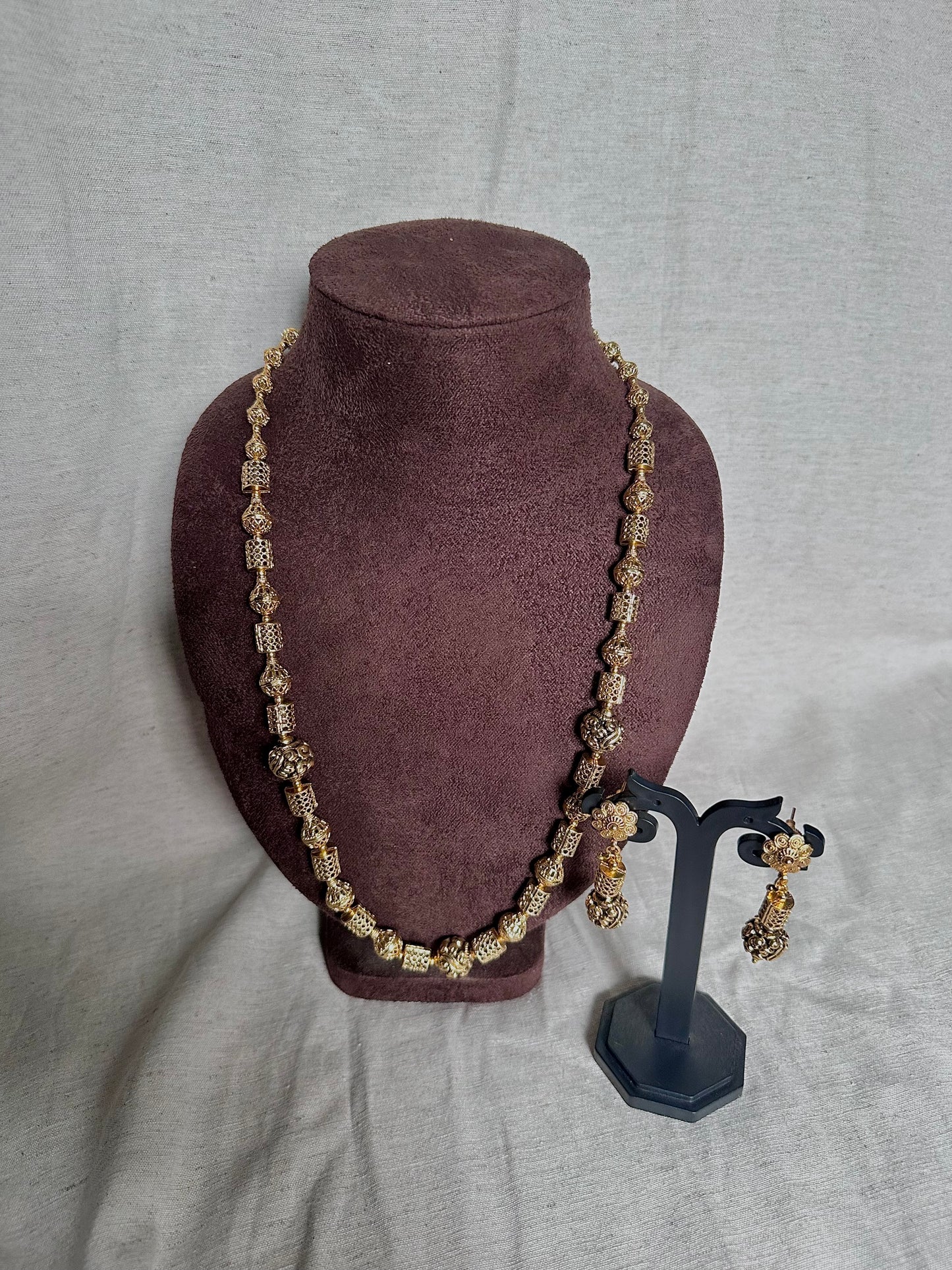 Yellow gold long chain