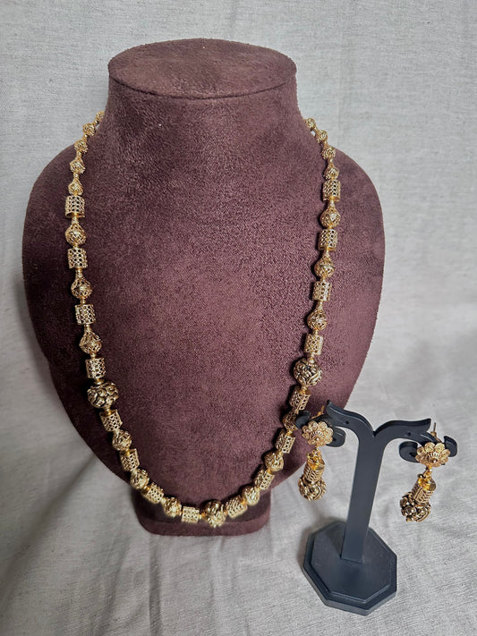 Yellow gold long chain