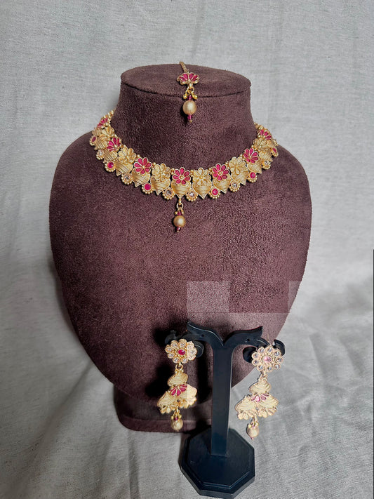 Yellow gold floral choker set