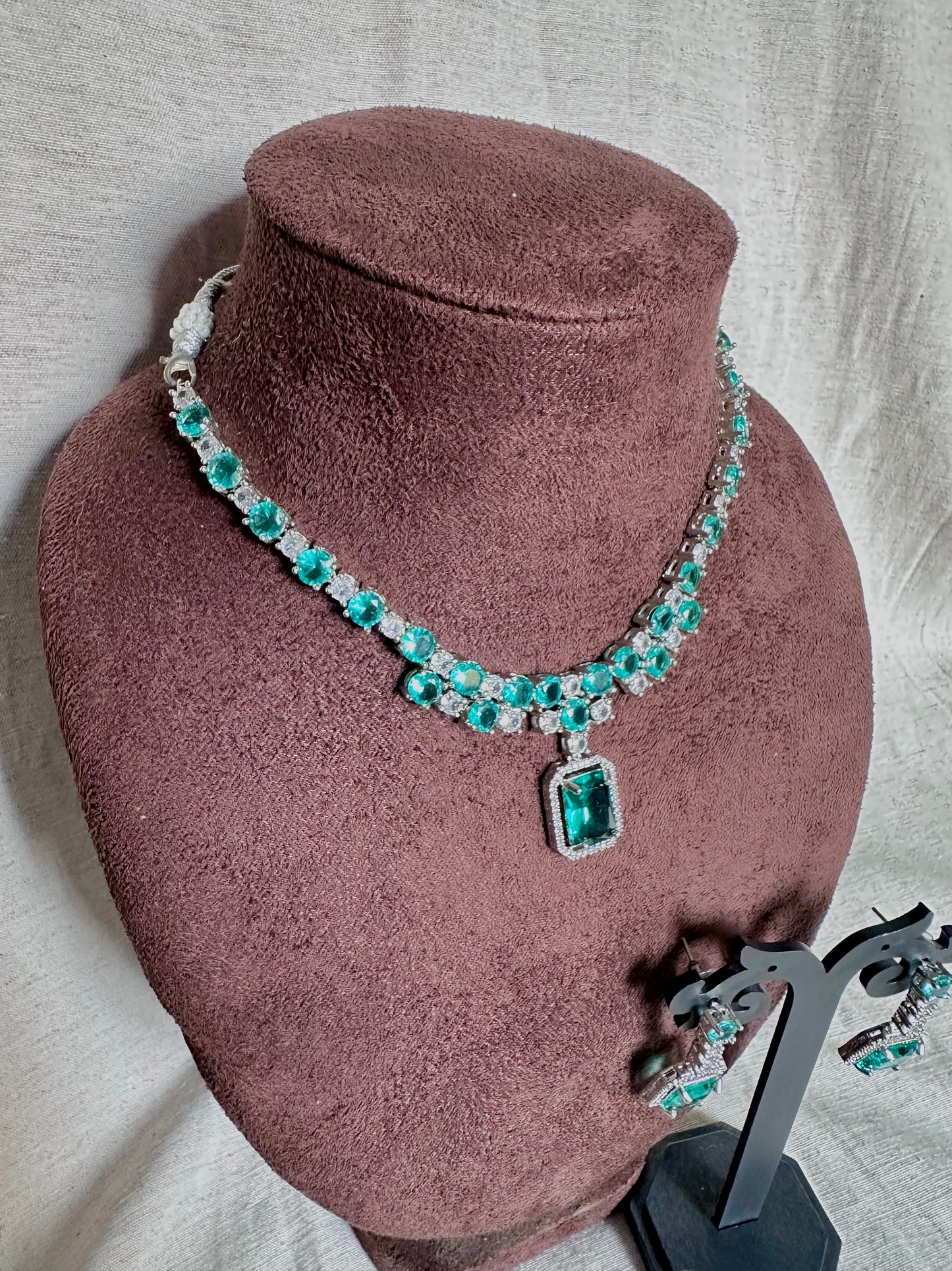 Ocean green necklace set
