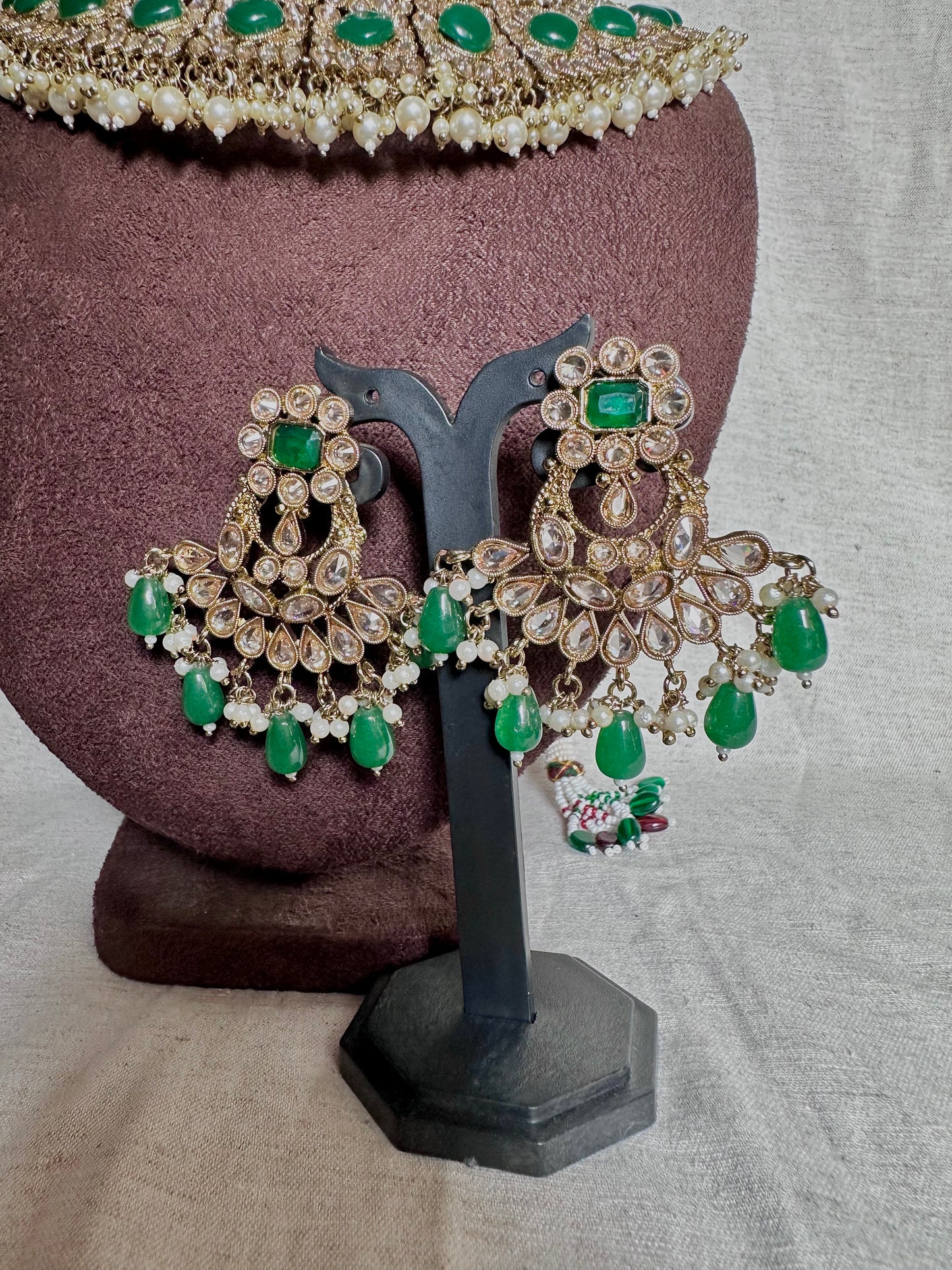 Emerald mehandi polished choker set